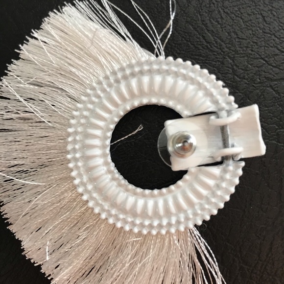 Boho Tassel Earrings White Circle - Picture 3 of 4
